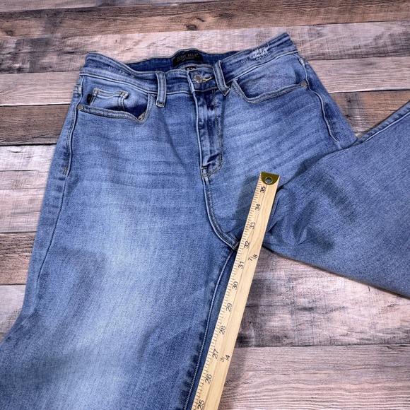Judy Blue Women's Straight Fit Jeans Medium Wash 9/29 Distressed Back Pockets - Picture 6 of 9